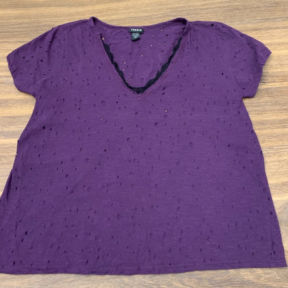 Torrid Lace Trim Purple T-Shirt 0 Large with Holes